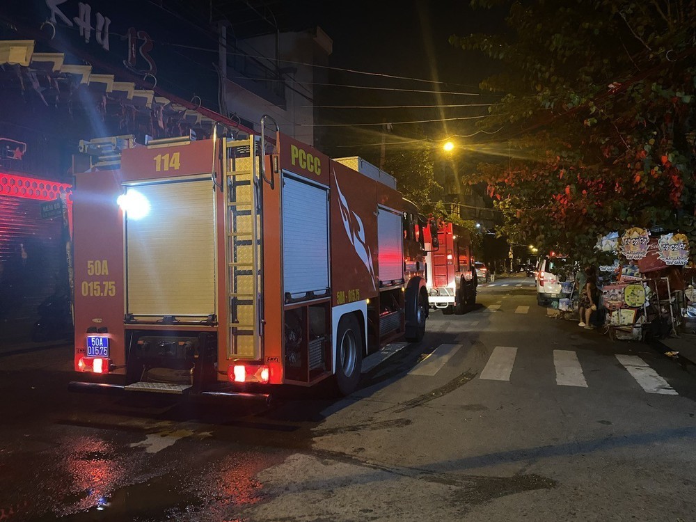 Thành phố Hồ Chí Minh: Cháy cư xá Độc Lập, 8 người tử vong - Ảnh 2.