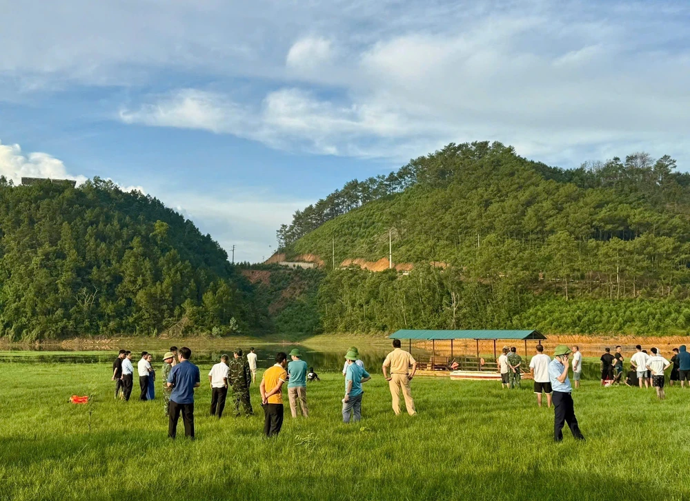 Quảng Ninh: xe bán tải bị đắm đập, hai vợ chồng gặp nạn tử vong - Ảnh 2.
