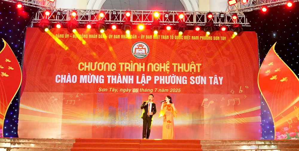Phường Sơn Tây: Lung linh đêm nghệ thuật chào mừng thành lập phường Sơn Tây - Ảnh 2.