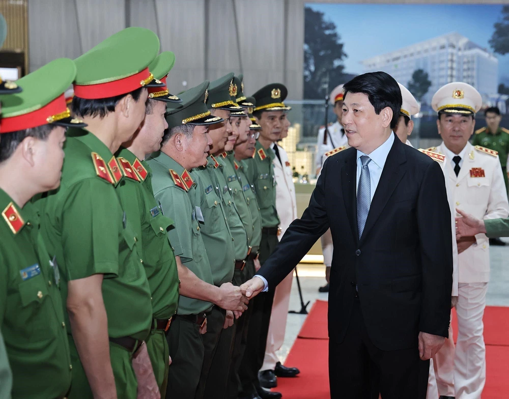 Chủ tịch nước dự Hội nghị sơ kết 6 tháng đầu năm 2025 của Bộ Công an - Ảnh 2.