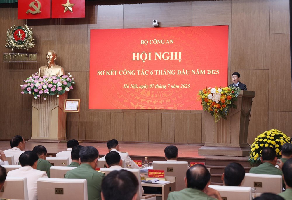 Chủ tịch nước dự Hội nghị sơ kết 6 tháng đầu năm 2025 của Bộ Công an - Ảnh 5.