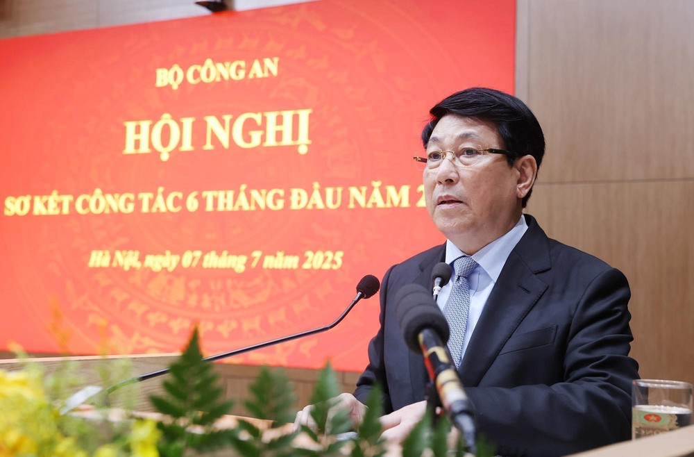 Chủ tịch nước dự Hội nghị sơ kết 6 tháng đầu năm 2025 của Bộ Công an - Ảnh 6.