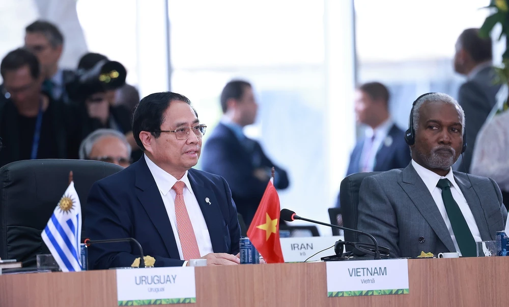 Thủ tướng Phạm Minh Chính nêu 5 đề xuất vì môi trường, y tế toàn cầu tại Hội nghị BRICS - Ảnh 1. Thủ tướng Phạm Minh Chính nêu 5 đề xuất vì môi trường, y tế toàn cầu tại Hội nghị BRICS - Ảnh 1.