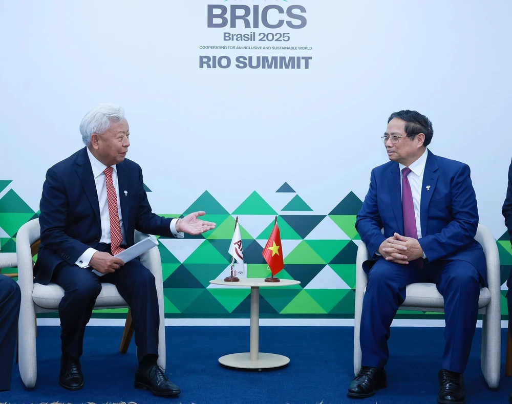 Thủ tướng Phạm Minh Chính đề nghị AIIB hỗ trợ các dự án phát triển hạ tầng Việt Nam - Ảnh 2.