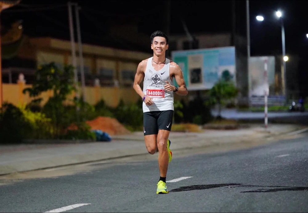 Huỳnh Anh Khôi vô địch giải Marathon Di Sản Cần Thơ 2025