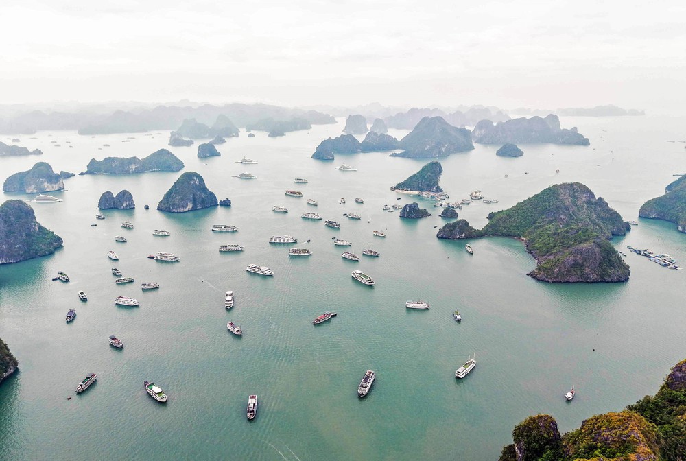 Quảng Ninh: Nhiều ý kiến khác nhau từ việc thu phí xem pháo hoa khi tham quan vịnh Hạ Long - Ảnh 1.