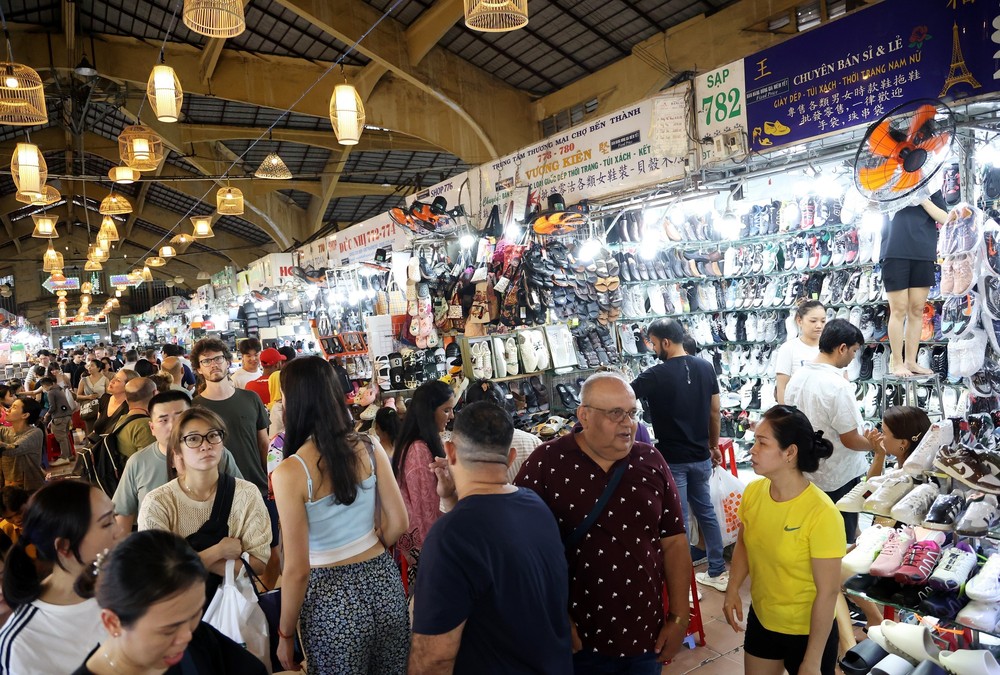 Để du lịch đêm ở thành phố Hồ Chí Minh thêm “tỏa sáng” - Ảnh 1. Để du lịch đêm ở thành phố Hồ Chí Minh thêm “tỏa sáng” - Ảnh 1.