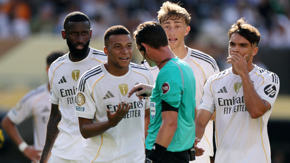 Chuyến bay của Real Madrid bị ảnh hưởng bởi bão, trận đấu với PSG sẽ bị hoãn? - Ảnh 1.