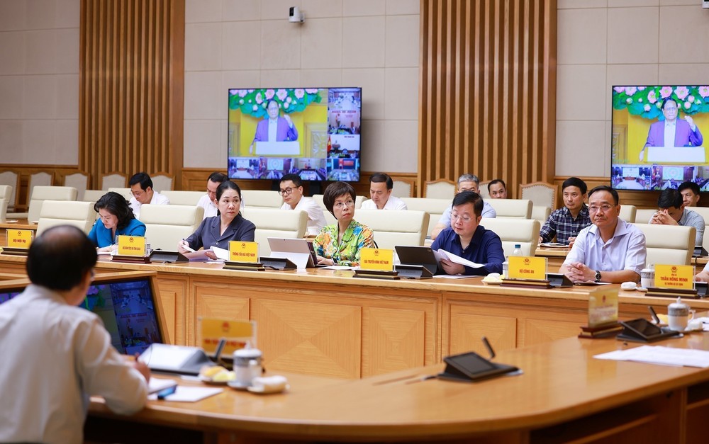 Thủ tướng Phạm Minh Chính: Phấn đấu từ ngày 27/7/2025 không còn người có công nào phải ở trong nhà tạm, nhà dột nát - Ảnh 3.