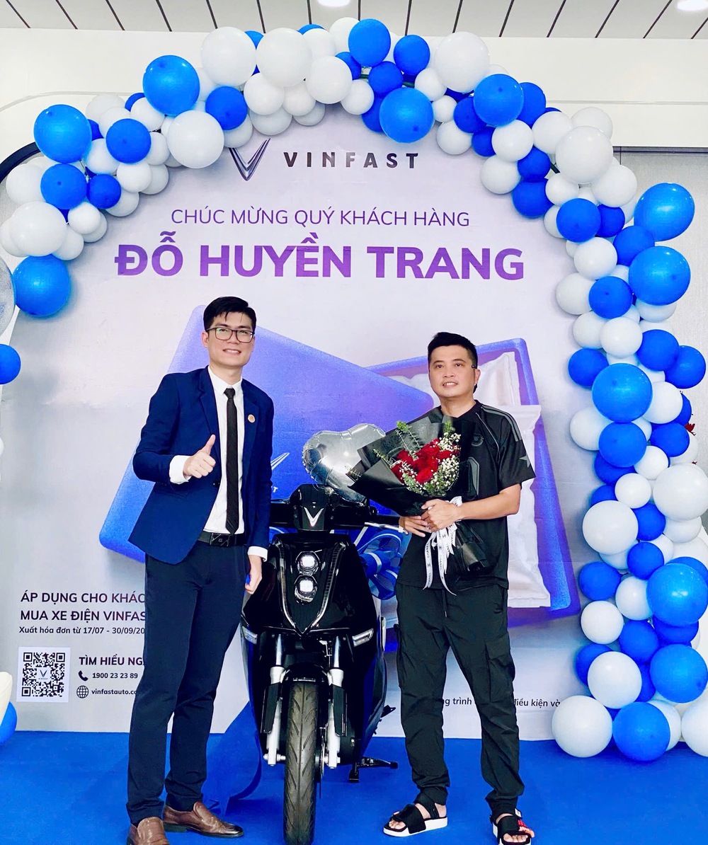 Mua 1 được 2: Khách hàng VinFast &quot;xé túi mù&quot; trúng thêm ô tô, xe máy điện - Ảnh 2.