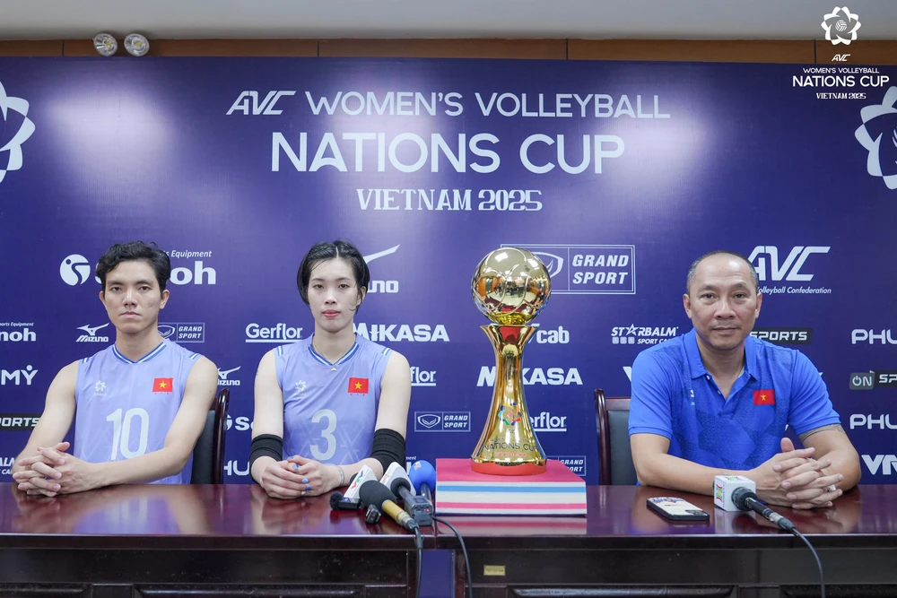 Liên đoàn châu Á nói sự thật về đẳng cấp của Thanh Thúy và Bích Tuyền trước trận ra quân của ĐT bóng chuyền nữ Việt Nam - Ảnh 1.