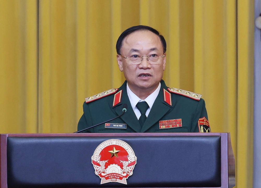 Chủ tịch nước Lương Cường trao quyết định thăng quân hàm, cấp bậc hàm cho sĩ quan cấp cao Quân đội và Công an - Ảnh 5. Chủ tịch nước Lương Cường trao quyết định thăng quân hàm, cấp bậc hàm cho sĩ quan cấp cao Quân đội và Công an - Ảnh 5.