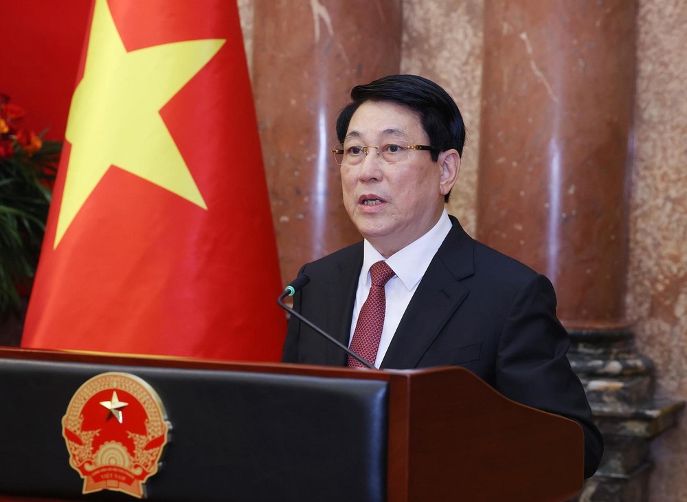 Chủ tịch nước Lương Cường trao quyết định thăng quân hàm, cấp bậc hàm cho sĩ quan cấp cao Quân đội và Công an - Ảnh 4. Chủ tịch nước Lương Cường trao quyết định thăng quân hàm, cấp bậc hàm cho sĩ quan cấp cao Quân đội và Công an - Ảnh 4.