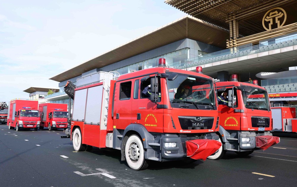 Công an Hà Nội hợp luyện lần 3 chuẩn bị cho Kỷ niệm 80 năm Cách mạng Tháng Tám thành công và Quốc khánh 2/9 - Ảnh 10.
