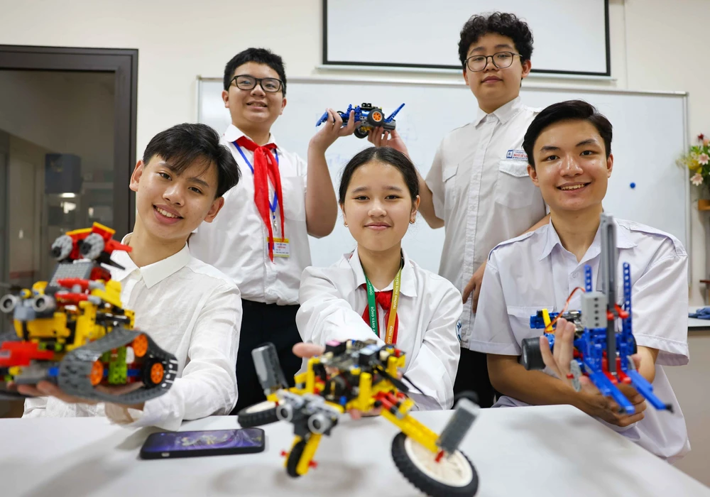 Phó Thủ tướng Nguyễn Chí Dũng: Xây dựng hệ sinh thái hỗ trợ khởi nghiệp từ khi ươm mầm ý tưởng đến thương mại hóa sản phẩm - Ảnh 2.