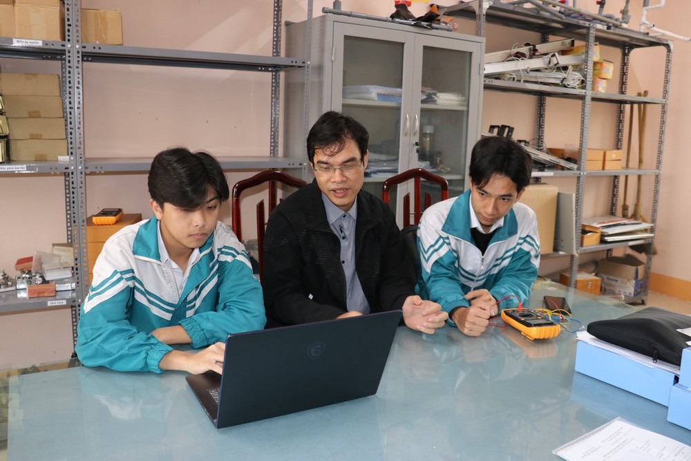 Lê Minh Hiếu và hành trình chinh phục tri thức, đóng góp cho cộng đồng - Ảnh 3.