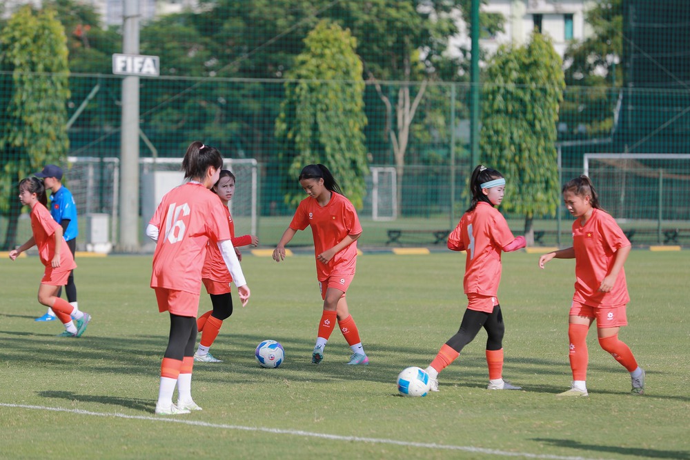 Lịch thi đấu bóng đá hôm nay 10/8: Trực tiếp U20 nữ Việt Nam đấu với U20 nữ Kyrgyzstan - Ảnh 1.