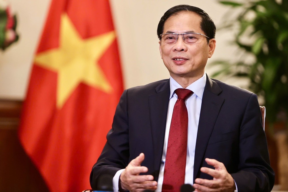 Phó Thủ tướng, Bộ trưởng Ngoại giao Bùi Thanh Sơn trả lời báo chí Hàn Quốc về chuyến thăm của Tổng Bí thư Tô Lâm - Ảnh 2.