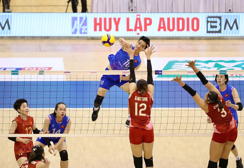 Đội tuyển bóng chuyền nữ Việt Nam vô địch SEA V-League 2025: Không chỉ là kỳ tích, đó là biểu tượng  - Ảnh 1.