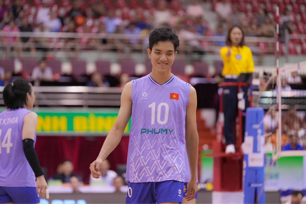 Nụ cười chiến thắng của Bích Tuyền sau một pha ghi điểm thành công