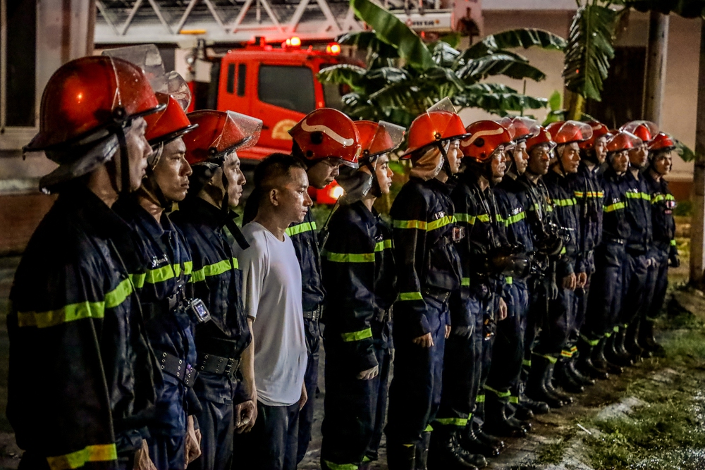 Phan Mạnh Quỳnh ngất xỉu, Dương Lâm bật khóc khi nhập vai lính cứu hỏa - Ảnh 9.