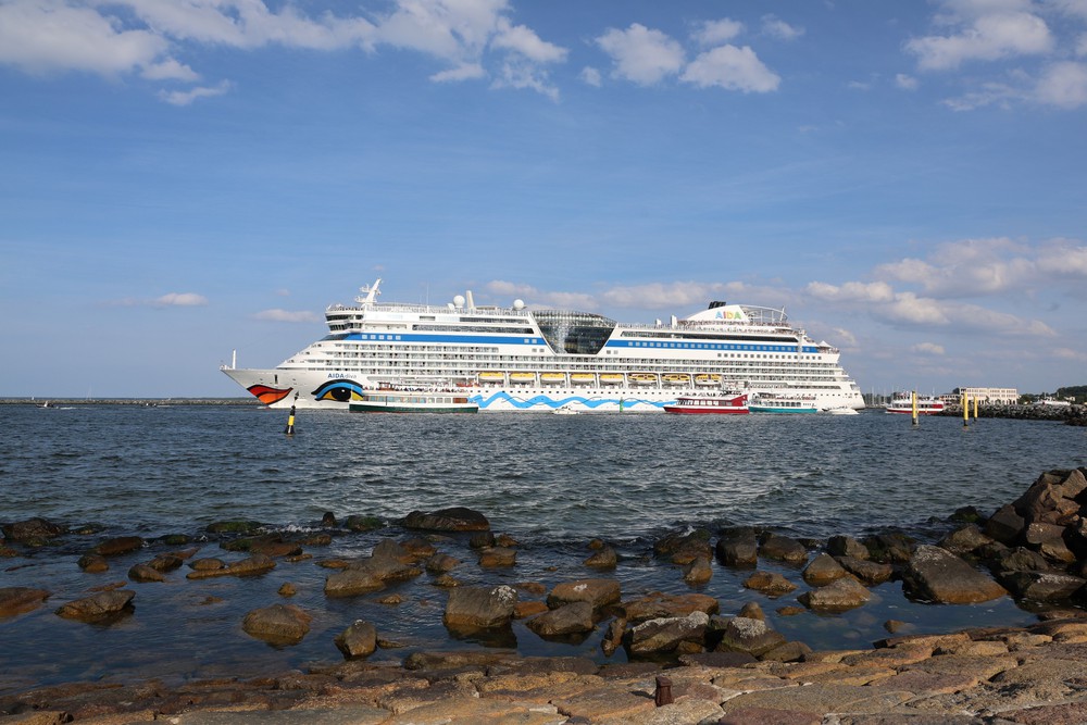 500.000 du khách đến Rostock tham dự Lễ hội Thuyền buồm Hanse Sail 2025 - Ảnh 4.