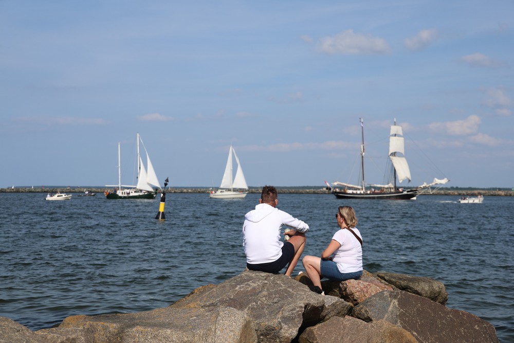 500.000 du khách đến Rostock tham dự Lễ hội Thuyền buồm Hanse Sail 2025 - Ảnh 2.