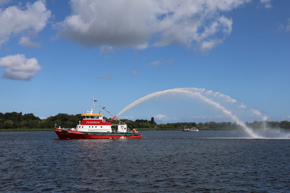 500.000 du khách đến Rostock tham dự Lễ hội Thuyền buồm Hanse Sail 2025 - Ảnh 5.