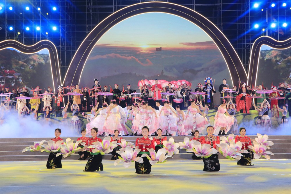 Hơn 1.000 diễn viên tham gia chương trình nghệ thuật đặc biệt “Bản hùng ca cách mạng” - Ảnh 5.