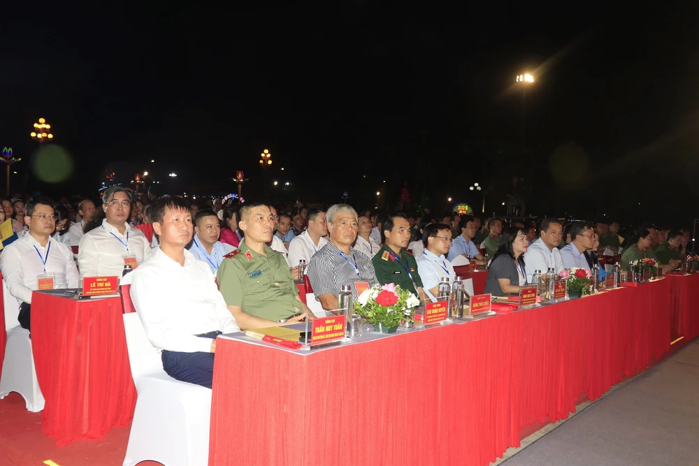 Hơn 1.000 diễn viên tham gia chương trình nghệ thuật đặc biệt “Bản hùng ca cách mạng” - Ảnh 1.
