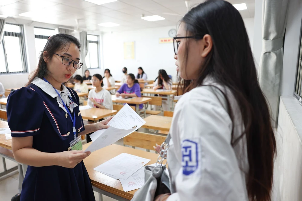 Kỳ thi tốt nghiệp Trung học Phổ thông năm 2026 dự kiến tổ chức sớm hơn, từ 11-12/6 - Ảnh 1.