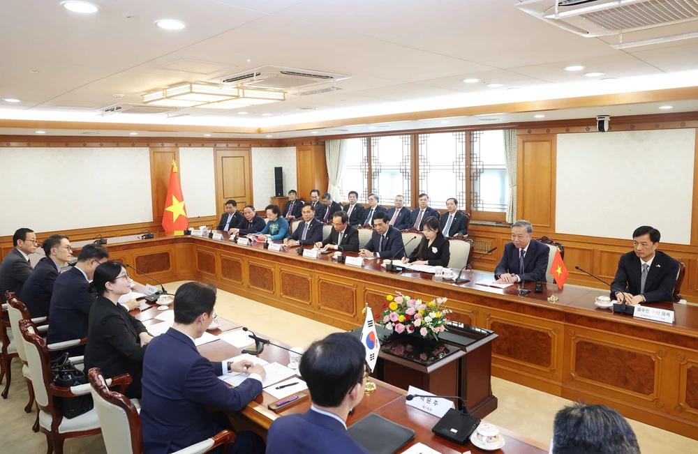 Tổng Bí thư Tô Lâm hội kiến Thủ tướng Hàn Quốc Kim Min Seok - Ảnh 4.