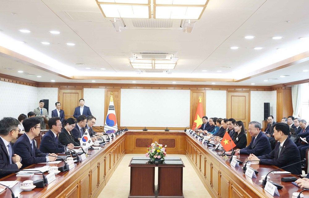 Tổng Bí thư Tô Lâm hội kiến Thủ tướng Hàn Quốc Kim Min Seok - Ảnh 3.
