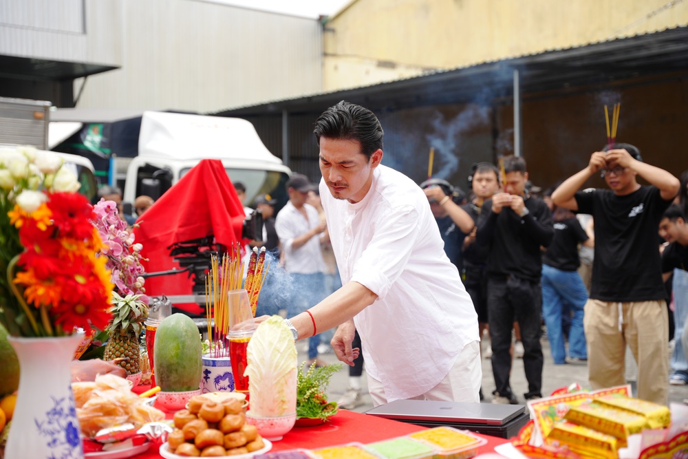 Dàn diễn viên &quot;trăm tỷ&quot; hội ngộ ở phim Tết &quot;Báu vật trời cho&quot; - Ảnh 3.