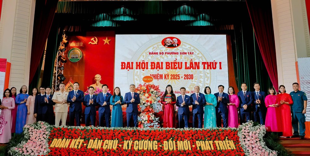 Chủ tịch Ủy ban MTTQ Việt Nam thành phố Hà Nội Nguyễn Lan Hương: Xây dựng phường Sơn Tây trở thành trung tâm kinh tế, văn hoá, du lịch phía Tây Thủ đô - Ảnh 3.