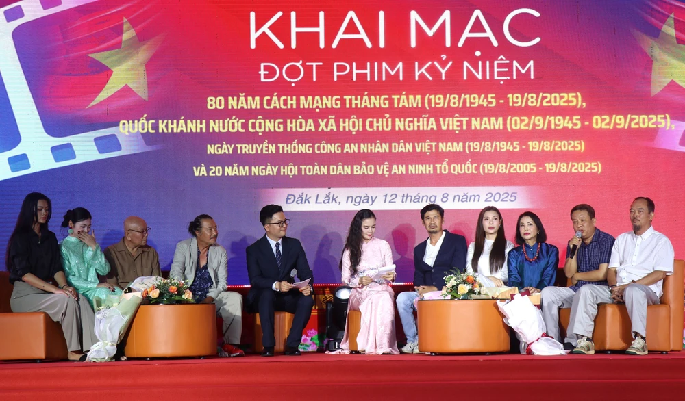 Khai mạc đợt phim kỷ niệm 80 năm Cách mạng tháng Tám và Quốc khánh 2/9 - Ảnh 2.