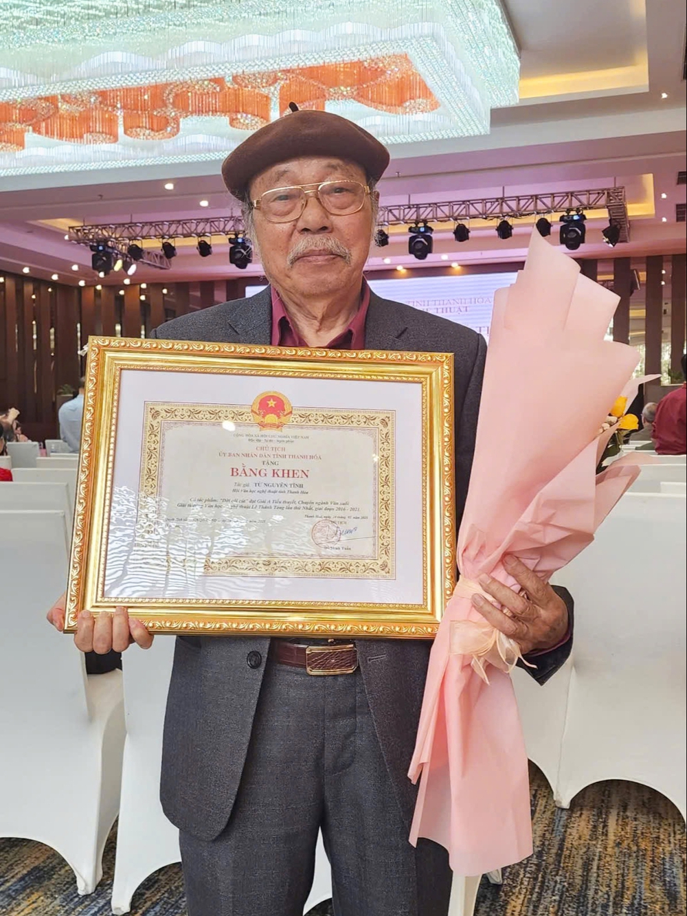 Nhà văn Từ Nguyên Tĩnh: &quot;Có lẽ tôi sẽ viết tiếp về bà Đất&quot; - Ảnh 7.