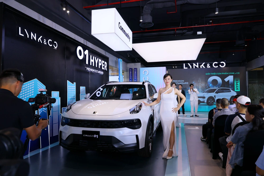Lynk & Co 01 Hyper ra mắt, tiết kiệm hơn 80 triệu đồng - Ảnh 1.
