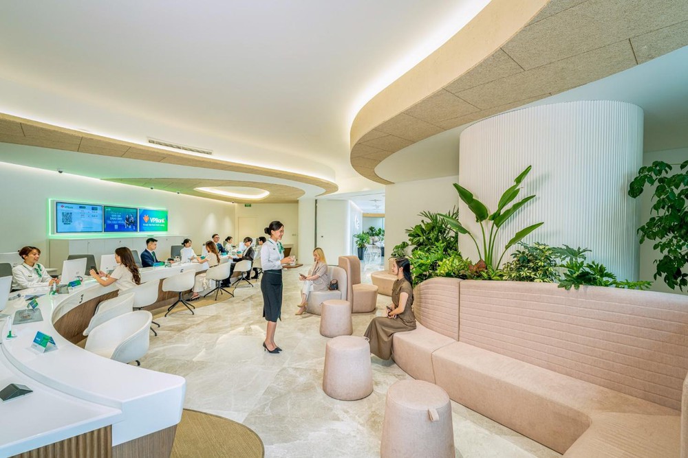 Khai trương chi nhánh VPBank Flagship Hà Nội: Điểm chạm tài chính hiện đại, nâng tầm trải nghiệm - Ảnh 2.