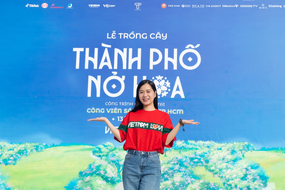 Hồ Ngọc Hà và dàn nghệ sĩ trồng cây trong sự kiện &quot;Thành phố nở hoa&quot; - Ảnh 4.