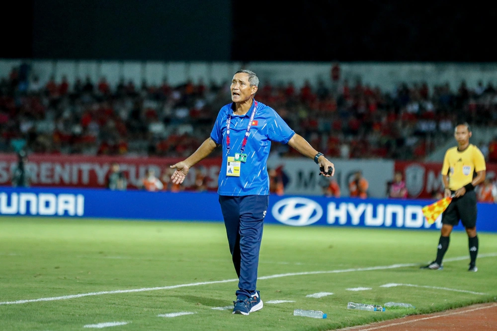 HLV Mai Đức Chung: “Người giữ lửa” của đội tuyển nữ Việt Nam - Ảnh 1.