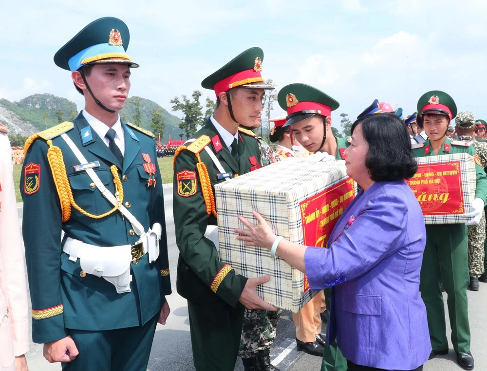 Trưởng ban Tuyên giáo và Dân vận Trung ương: Lan tỏa mạnh mẽ hơn nữa làn sóng yêu nước và niềm tự hào dân tộc - Ảnh 9.