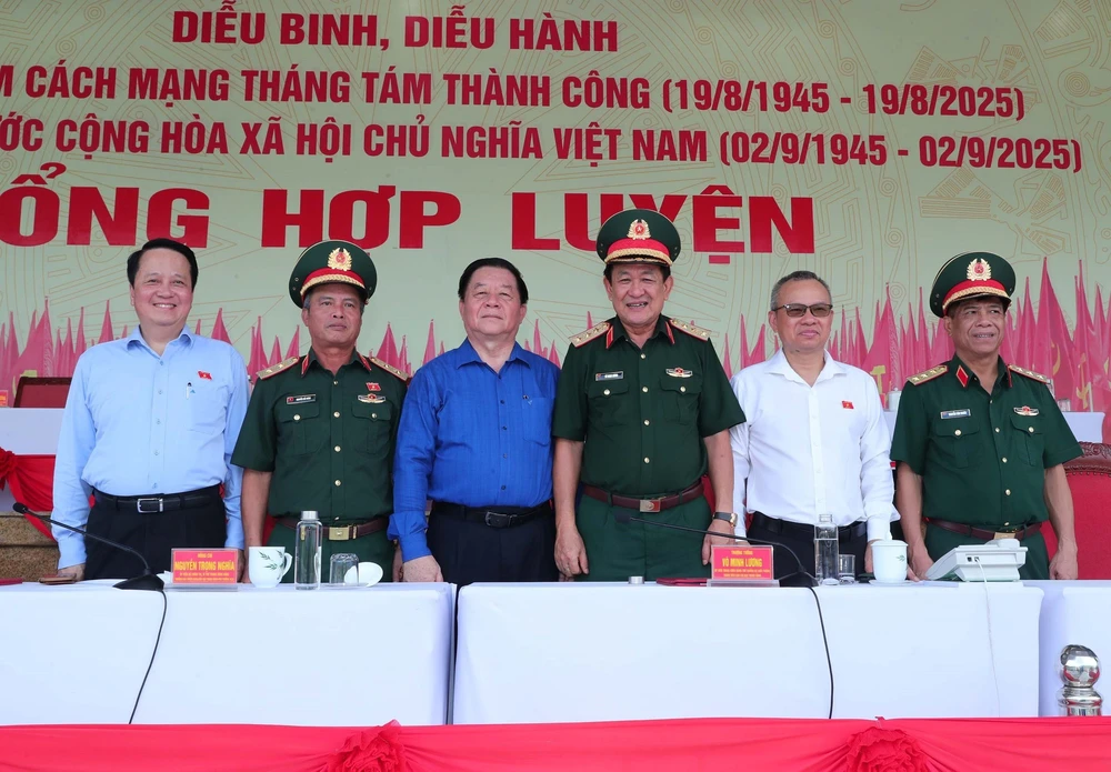Trưởng ban Tuyên giáo và Dân vận Trung ương: Lan tỏa mạnh mẽ hơn nữa làn sóng yêu nước và niềm tự hào dân tộc - Ảnh 1.