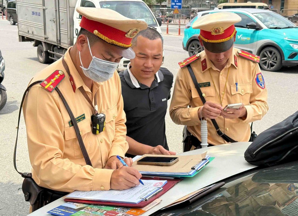Phó Thủ tướng Trần Hồng Hà: Nghiên cứu hình thức phạt lao động công ích với người vi phạm luật giao thông - Ảnh 5.
