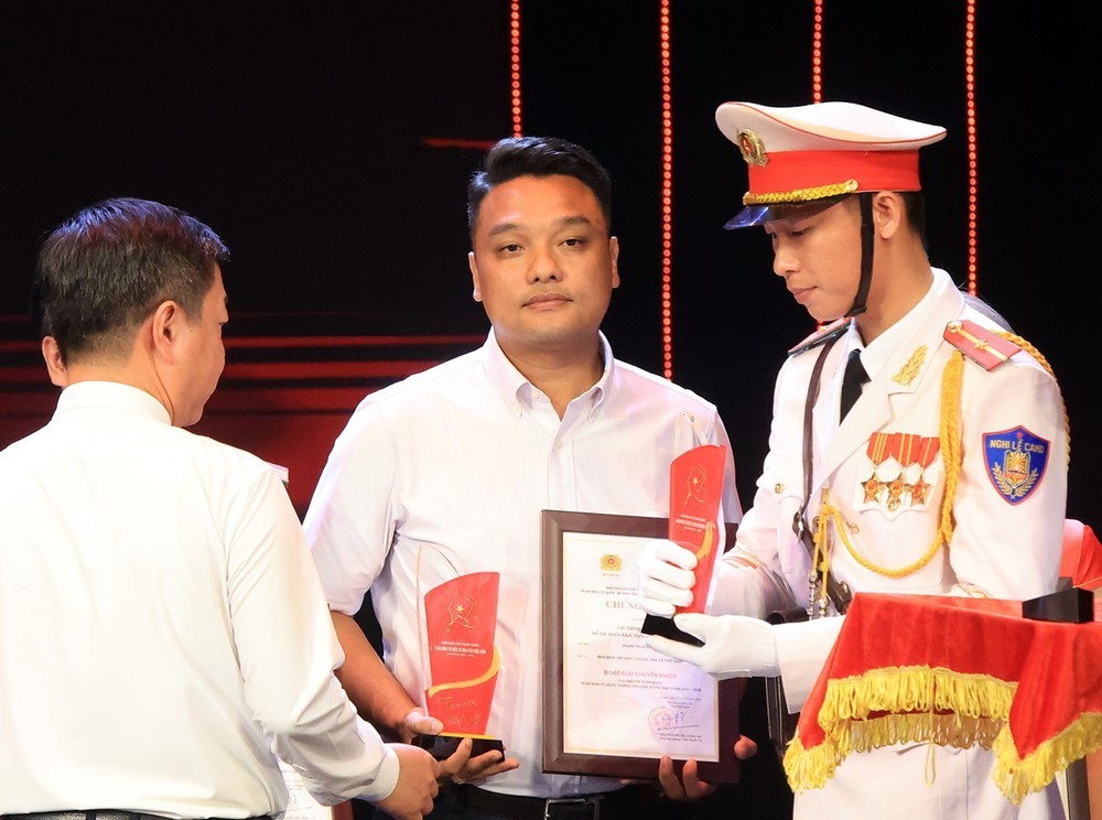 Trao giải báo chí toàn quốc về chủ đề “Vì an ninh Tổ quốc và bình yên cuộc sống” - Ảnh 8.