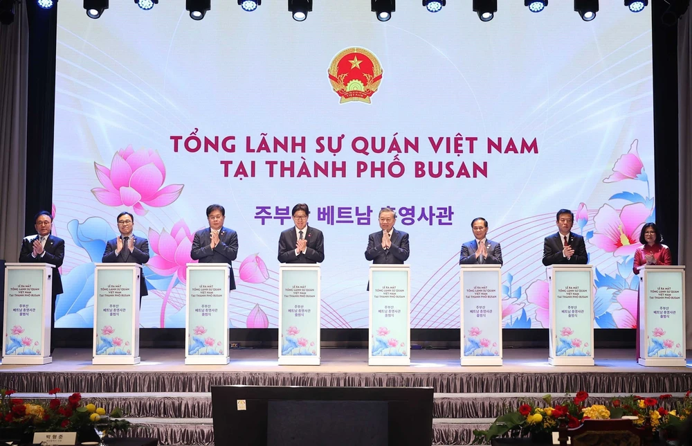 Tổng Bí thư dự Lễ ra mắt Tổng Lãnh sự quán Việt Nam tại Busan, Hàn Quốc - Ảnh 1.