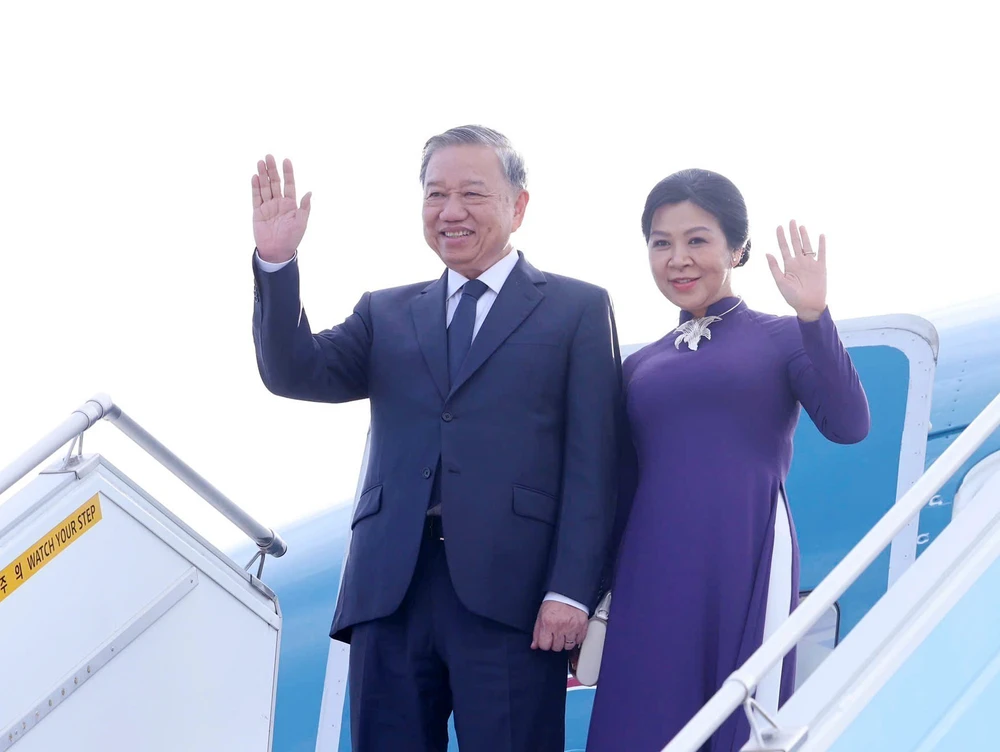 Tổng Bí thư Tô Lâm và Phu nhân kết thúc tốt đẹp chuyến thăm cấp Nhà nước tới Hàn Quốc - Ảnh 1.