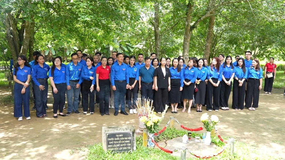 80 năm Quốc khánh: Rộn ràng mùa du lịch về nguồn - Ảnh 4.