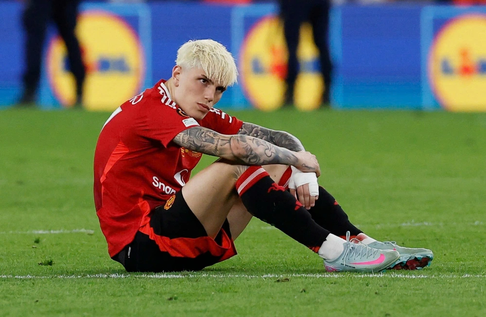 Tin chuyển nhượng 14/8: Liverpool đạt thỏa thuận chiêu mộ Giovanni Leoni, Hojlund làm khó MU - Ảnh 3.
