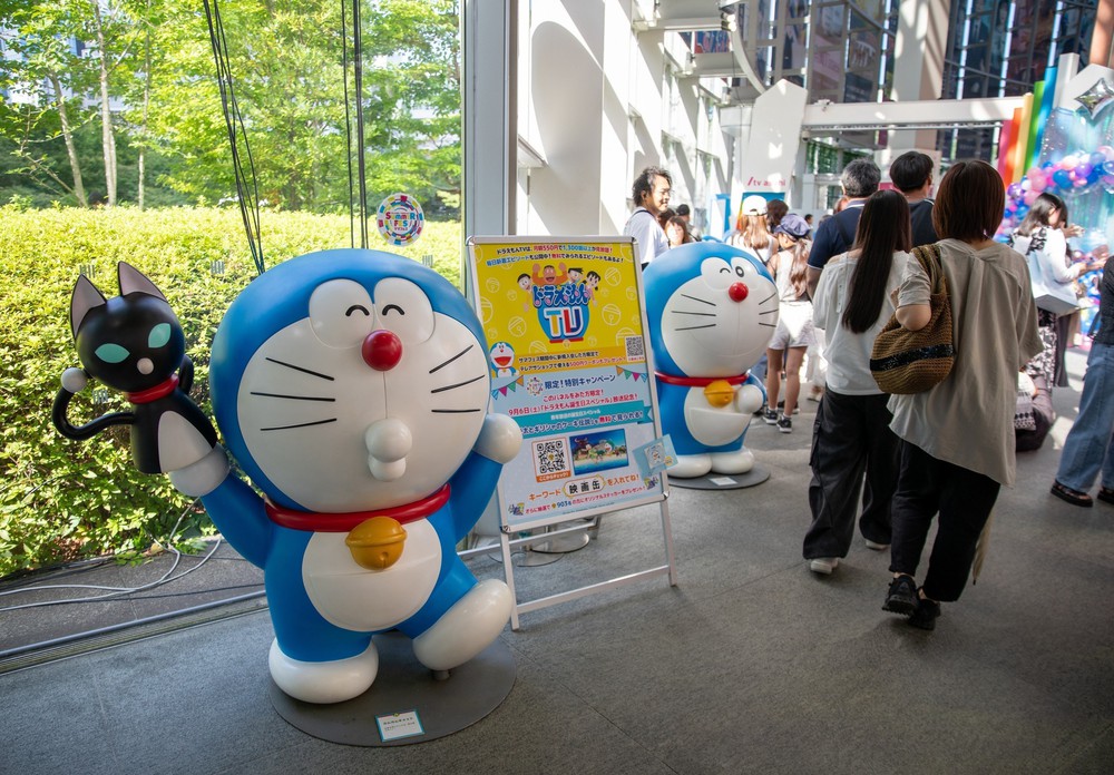 Đội quân Doraemon dễ thương &quot;đổ bộ&quot; Roppongi Hill sầm uất của Tokyo - Ảnh 4.